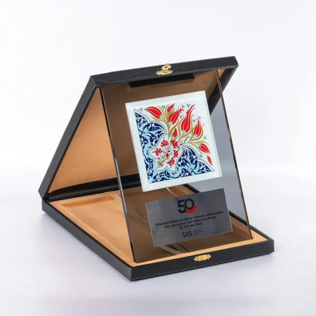 PB1105 Çinili Kristal Plaket