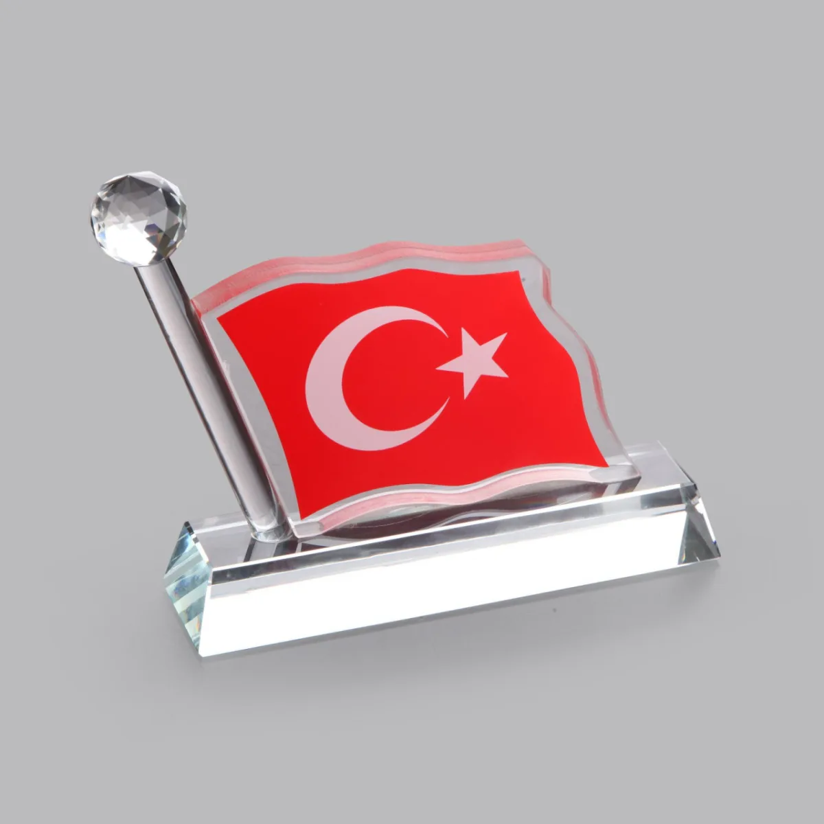 Emeğe yakışan plaket ve ödüller görseli